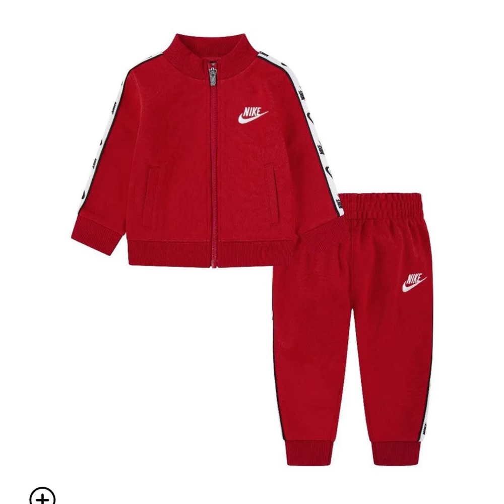 NWT Nike Full Zip With Logo Tap set